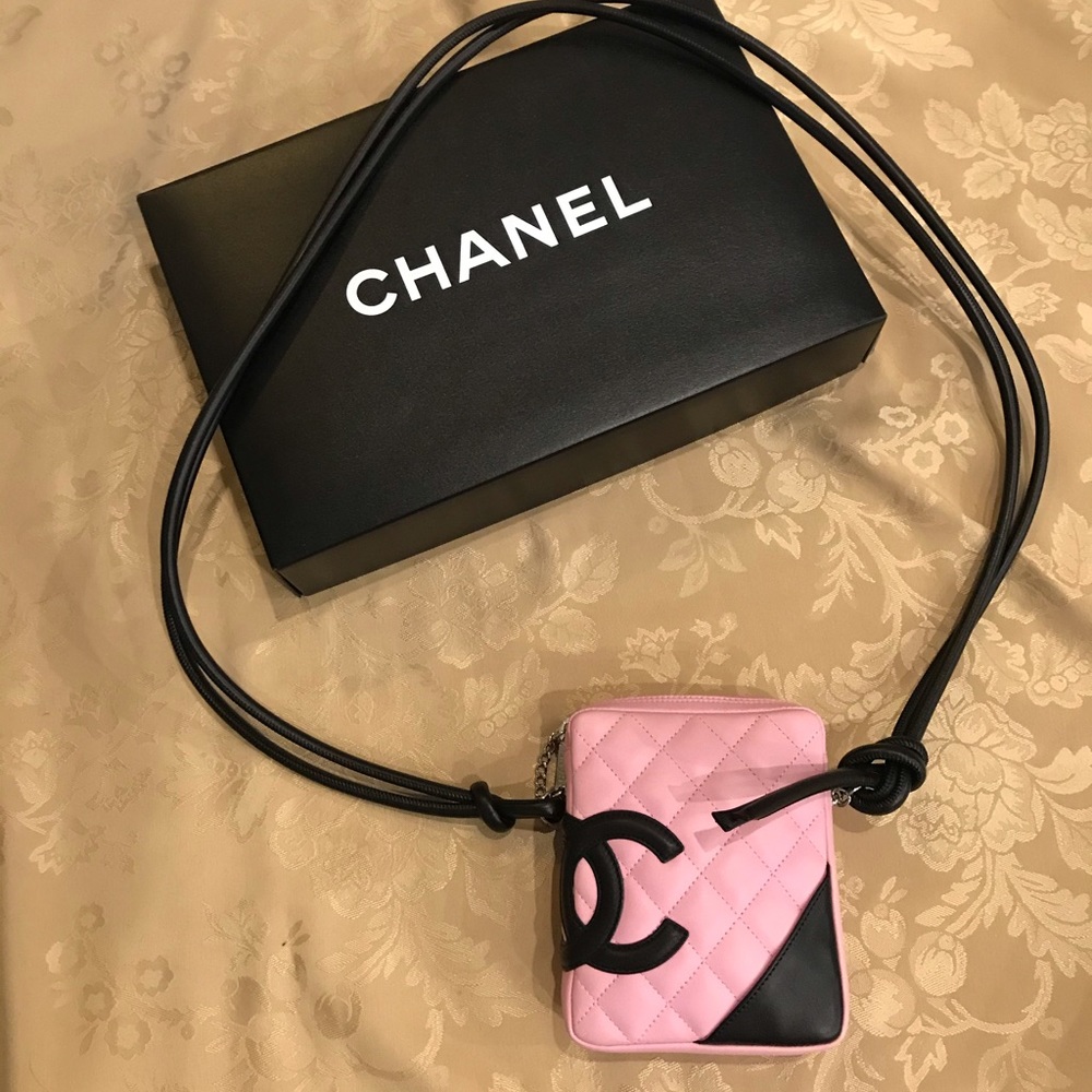 💯%Authentic CHANEL Quilted Bicolor Cross Body Bag - Picture 3 of 7